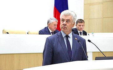 Виктор Бондарев