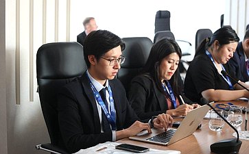 Сенаторы РФ приняли участие в секционном заседании №1 «Политико-правовые аспекты евразийской безопасности»