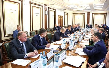 Совещание Комитета Совета Федерации по обороне и безопасности «Опыт внедрения и применения беспилотных систем в войсках национальной гвардии Российской Федерации»