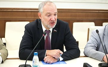 Заседание рабочей группы по рассмотрению проекта ФЗ № 872405–8 «О внесении изменений в статью 10 ФЗ «Об основах государственного регулирования торговой деятельности в Российской Федерации»