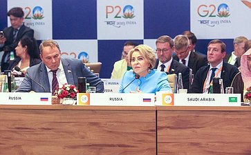 Валентина Матвиенко выступила на девятом Саммите спикеров парламентов стран «Группы двадцати» в Нью-Дели в рамках пленарной сессии «Переход к устойчивой энергетике: ворота в «зелёное» будущее»