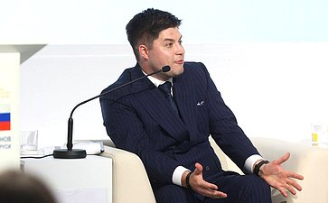 Встреча Председателя СФ Валентины Матвиенко и Председателя Совета Республики Национального собрания Республики Беларусь Натальи Кочановой с представителями молодежи России и Беларуси