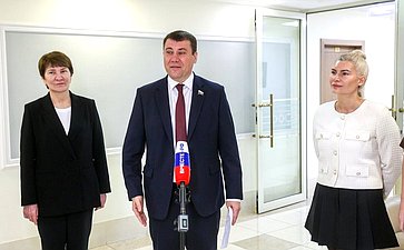 В Совете Федерации состоялось открытие выставки графических работ А. Яр-Кравченко «Лётчики — защитники в годы ВОВ