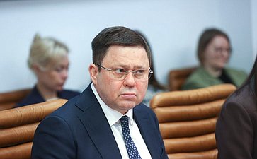 Совещание Комитета Совета Федерации по федеративному устройству, региональной политике, местному самоуправлению и делам Севера совместно с Министерством РФ по развитию Дальнего Востока и Арктики