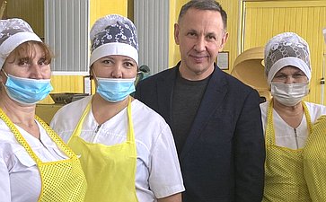 Олег Алексеев ознакомился с работой Новоузенского хлебокомбината