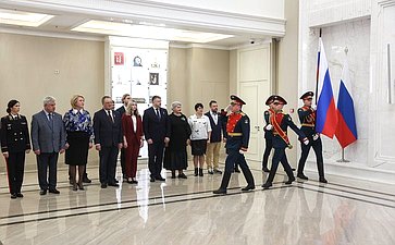 Торжественная церемония вручения паспортов граждан РФ 14-летним жителям Луганской Народной Республики и Херсонской области