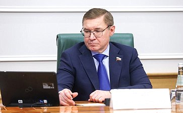 В. Якушев: Новые инструменты направлены на повышение качества услуг, оказываемых населению в сфере ЖКХ