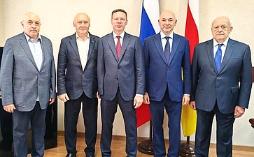 Виталий Назаренко и Таймураз Мамсуров приняли участие в торжественной церемонии вручения наград верхней палаты парламента во Владикавказе