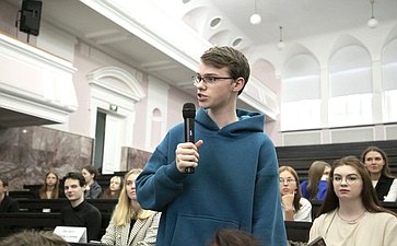 Наталия Косихина встретилась с обучающимися в Москве студентами из Ярославской области