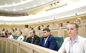 В Совете Федерации состоялась встреча с молодыми социальными работниками — участниками Форума «Молодежный социальный совет-2016»