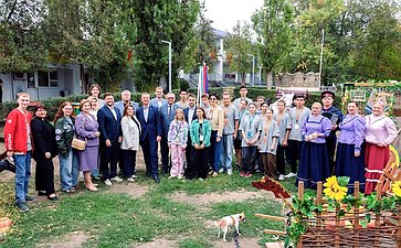 В ходе региональной поездки первый заместитель Председателя СФ Андрей Яцкин посетил ряд объектов и выступил на пленарной дискуссии Всероссийского молодежного образовательного форума «Ростов»