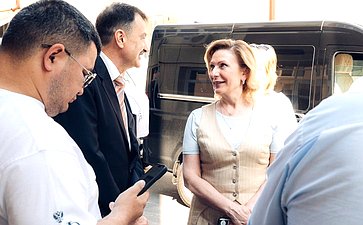 Сенаторы посетили компанию, производящую медоборудование для нейрофизиологии, функциональной диагностики и реабилитации