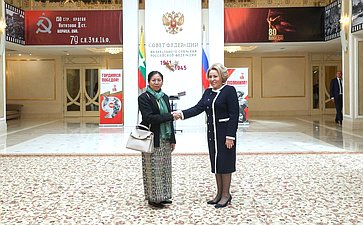 Валентина Матвиенко провела встречу с супругой Председателя Государственного административного совета, Премьер-министра Республики Союз Мьянма Чжу Чжу Хла