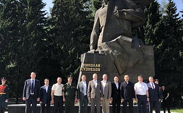 Виктор Шептий принял участие в торжественном открытии памятника легендарному советскому разведчику, Герою Советского Союза Николаю Кузнецову в Екатеринбурге