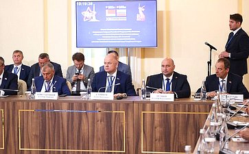 Встреча Председателя СФ Валентины Матвиенко и Председателя Совета Республики Национального собрания Республики Беларусь Натальи Кочановой с руководителями органов государственной власти субъектов Российской Федерации и регионов Республики Беларусь
