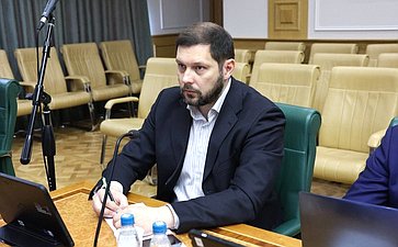 Совещание Комитета Совета Федерации по федеративному устройству, региональной политике, МСУ и делам Северана тему «Газификация и ее производные: газохимия и нефтехимия как драйвер роста экономики Дальневосточного федерального округа»