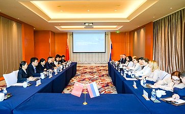 Галина Карелова приняла участие в выездной сессии Совета Евразийского женского форума, организованной командой проекта «Женщины в легкой промышленности» в рамках деловой программы международной выставки SinoCorrugated 2025 в Шанхае