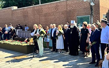 Парламентарии приняли участие в мероприятиях в преддверии Дня памяти детей — жертв вооруженной агрессии киевского режима