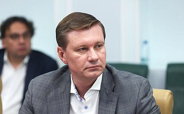 Совещание Комитета СФ по федеративному устройству, региональной политике, МСУ и делам Севера «Совершенствование системы саморегулирования в строительной отрасли»