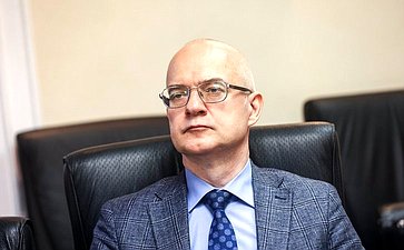 Круглый стол на тему «Решающая роль в Победе над гитлеровской Германией как одна из основ международного статуса России. Против покушений на историческую правду»