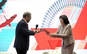 Диалоговая площадка участников проекта «Поезд Памяти» с председателем Совета Республики Нацсобрания Республики Беларусь Натальей Кочановой и заместителем Председателя СФ, председателем российского оргкомитета проекта Константином Косачевым
