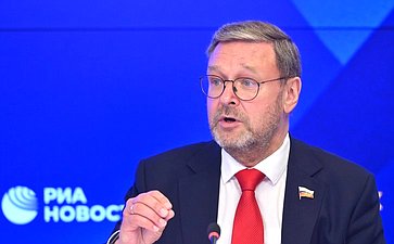 Заместитель Председателя Совета Федерации Константин Косачев