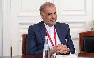 Встреча заместителя Председателя СФ Константина Косачева с Вице-президентом Исламской Республики Иран, руководителем Организации по защите окружающей среды Ирана (фото Фонд Росконгресс)