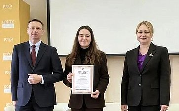 Виталий Назаренко провел встречу и рассказал студентам-историкам о роли законодательной власти и важности увековечивания памяти о героическом прошлом