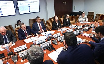 Круглый стол «Проблемы и перспективы развития транспортной инфраструктуры Сибири в современных экономических условиях»