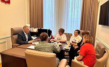 Сахамин Афанасьев провел встречу в Совете Федерации с матерями из Якутии, чьи сыновья погибли в ходе специальной военной операции