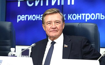 В пресс-центре ТАСС первый заместитель председателя Комитета СФ по бюджету и финансовым рынкам Сергей Рябухин принял участие в пресс-конференции, посвященной пилотному рейтингу деятельности контрольно-счетных палат субъектов РФ