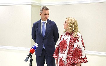Открытие выставки «Новая реальность глазами юных строителей будущей России»