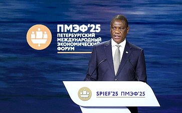 Пленарное заседание XXVIII Петербургского международного экономического форума (Фото Росконгресс)
