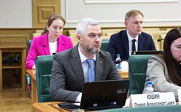 Совещание Комитета Совета Федерации по федеративному устройству, региональной политике, МСУ и делам Северана тему «Газификация и ее производные: газохимия и нефтехимия как драйвер роста экономики Дальневосточного федерального округа»