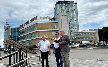 Николай Федоров посетил Чебоксарский речной порт