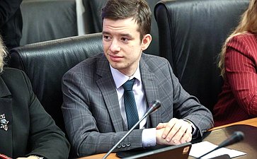Встреча Александра Савина с представителями Молодежного парламента Калужской области