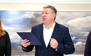 Открытие в Совете Федерации выставки индустриальных пейзажей, посвященной Дню машиностроителя