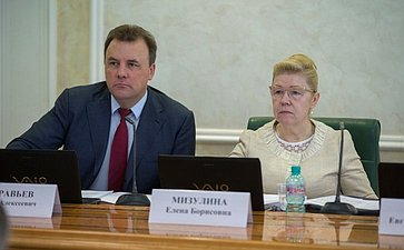 А. Муравьев и Е. Мизулина