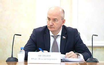 Олег Цепкин