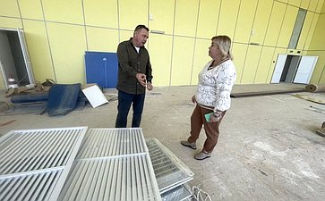 Игорь Кастюкевич по просьбам родителей посетил школу в Херсонской области, ремонт в которой никак не могут завершить