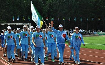 Александр Карелин встретился с участниками проекта «В одной команде со СВОими» и побывал на летней Спартакиаде муниципальных образований Новосибирской области