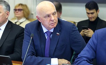 Андрей Шохин