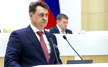 Олег Голов