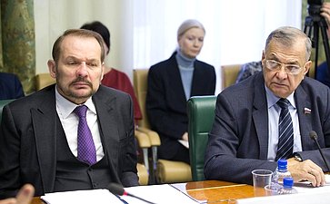 С. Белоусов и С. Жиряков