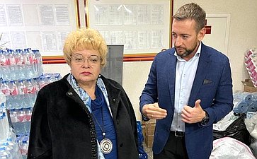 Оксана Хлякина в ходе работы в регионе побывала в областном штабе общественной поддержки «Своих не бросаем»