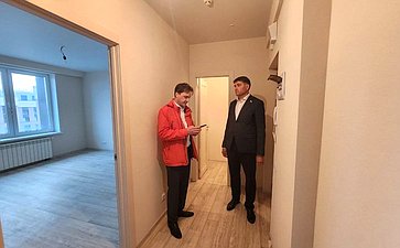 Владимир Пушкарев посетил строящийся микрорайон Обдорский в Салехарде