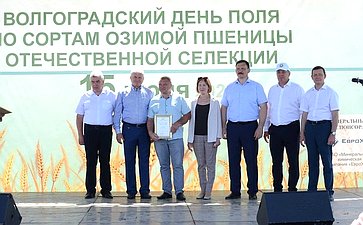 Николай Семисотов принял участие в Дне поля по сортам озимой пшеницы отечественной селекции, который состоялся в Волгоградской области