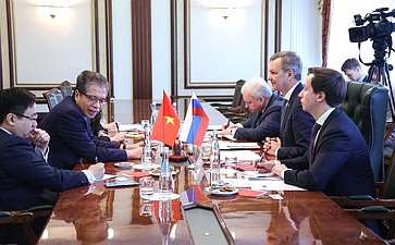 Встреча первого заместителя Председателя СФ Андрея Яцкина с Чрезвычайным и Полномочным Послом Социалистической Республики Вьетнам в Российской Федерации