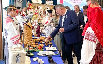 Заместитель Председателя СФ Юрий Воробьев принял участие в мероприятиях юбилейного Х Всероссийского детского фестиваля народной культуры «Наследники традиций»