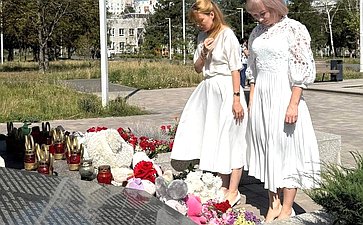 Дарья Лантратова встретилась с вдовами участников СВО и почтила память погибших детей Донбасса